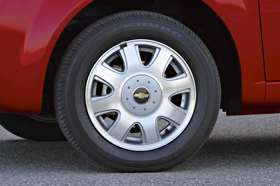  Chevrolet Aveo Sedan 2005 года  (фото 7 из 23)